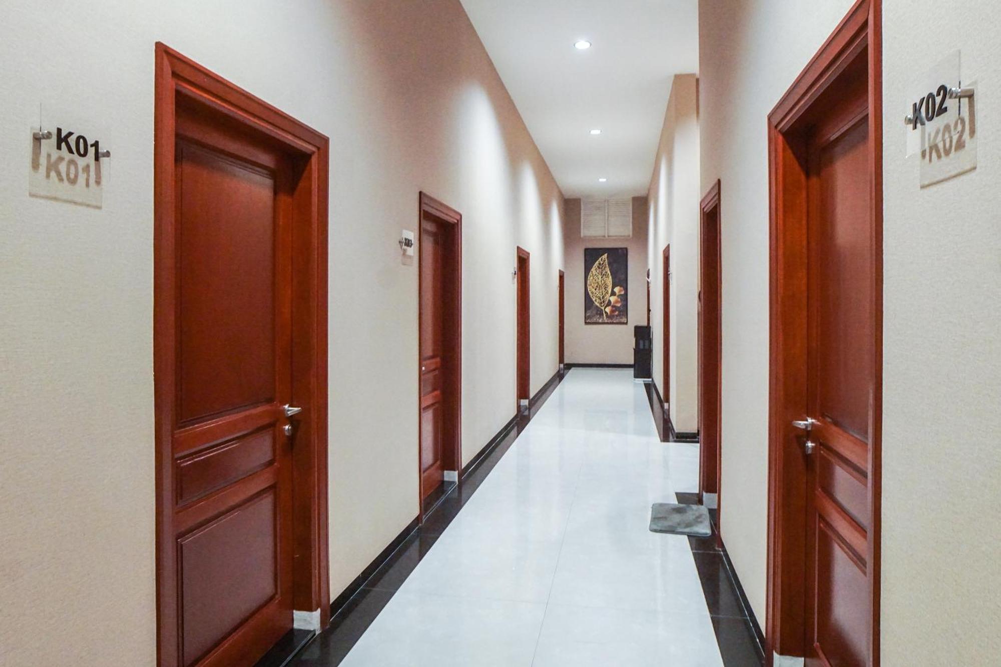 Super Oyo Capital O 92066 Papakoel Hotel & Cafe Medan Luaran gambar